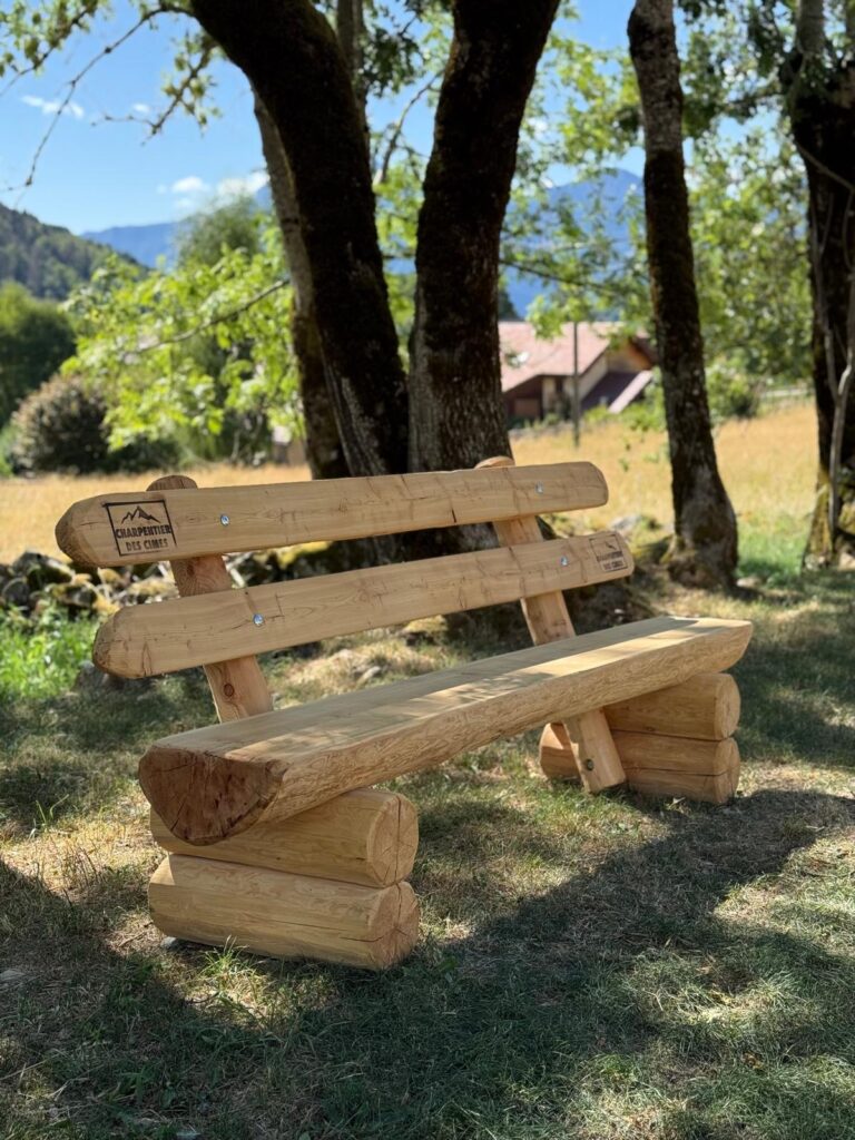Ameublement professionnel sur mesure — réalisation Charpentier des Cimes