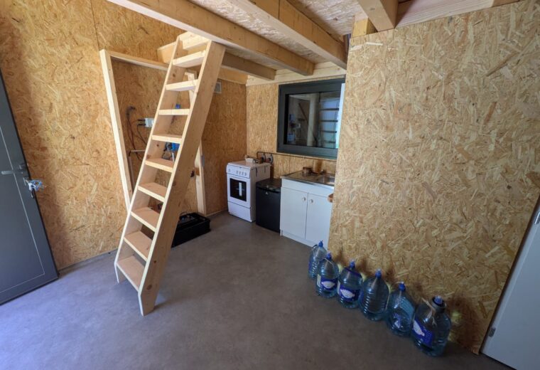 Cabanes d alpage realise par Charpentier des Cimes a Froges