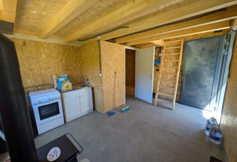 Cabanes d alpage realise par Charpentier des Cimes a Froges