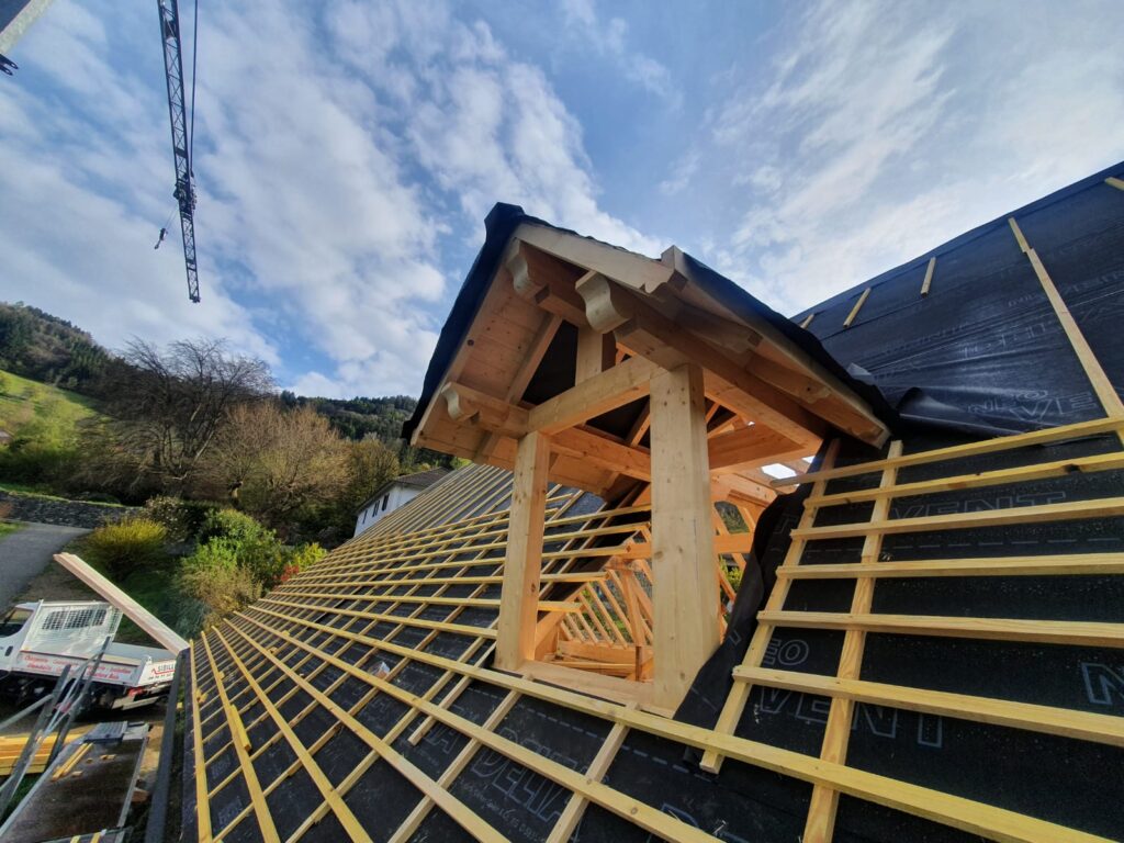 Travaux de couverture — réalisation Charpentier des Cimes