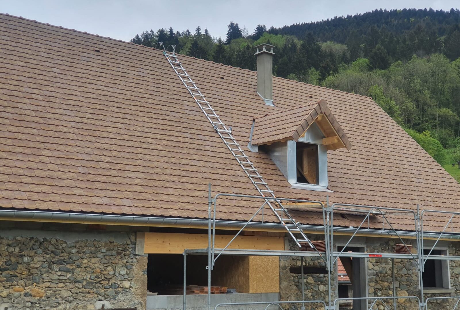 Travaux de couverture — réalisation Charpentier des Cimes