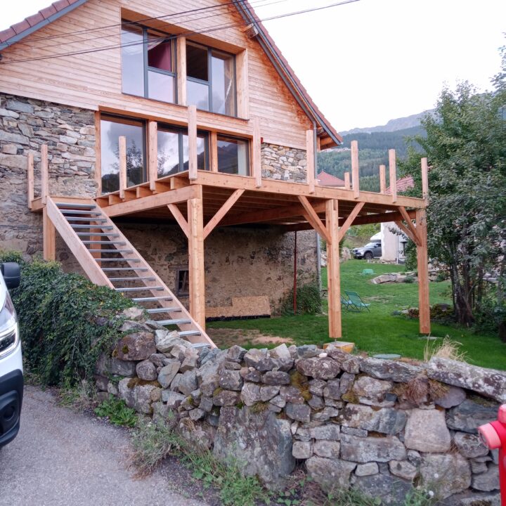 Terrasse ou pergola bois — réalisation Charpentier des Cimes