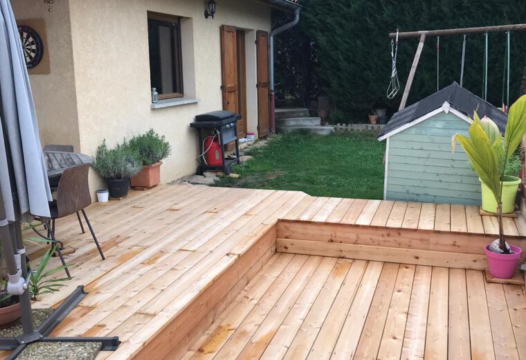 Terrasses et pergolas realise par Charpentier des Cimes a Froges